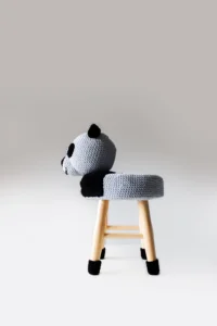 makuka - háčkovaná taburetka panda