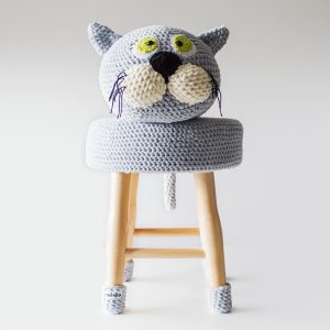 makuka - háčkovaná taburetka mačka Líza